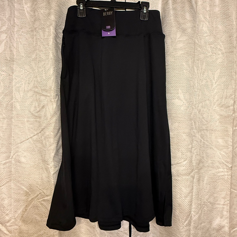 Beroy Women's Classic Black Midi Skirt